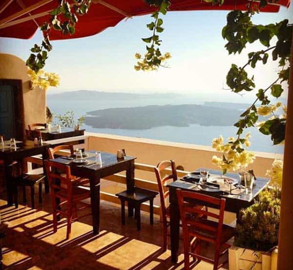 15 Must-Visit Breakfast Spots in Santorini: Views and Flavors (2026)