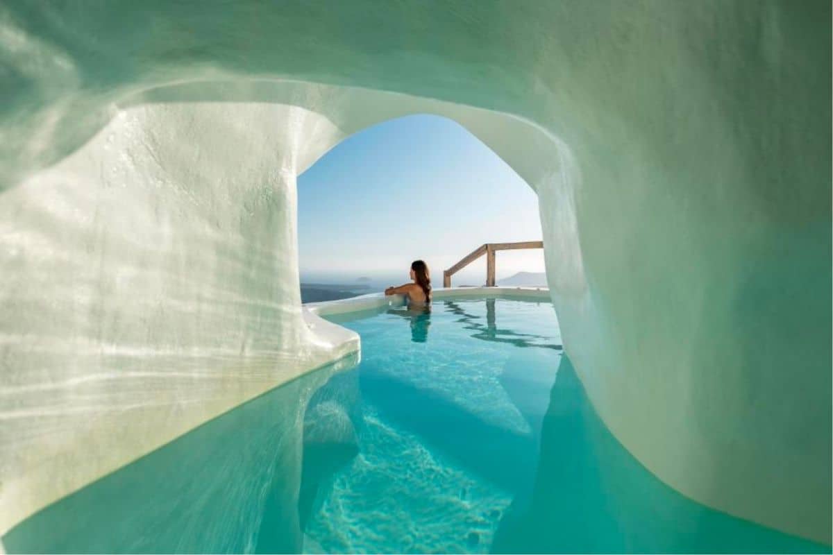 Best Cave Hotels in Greece