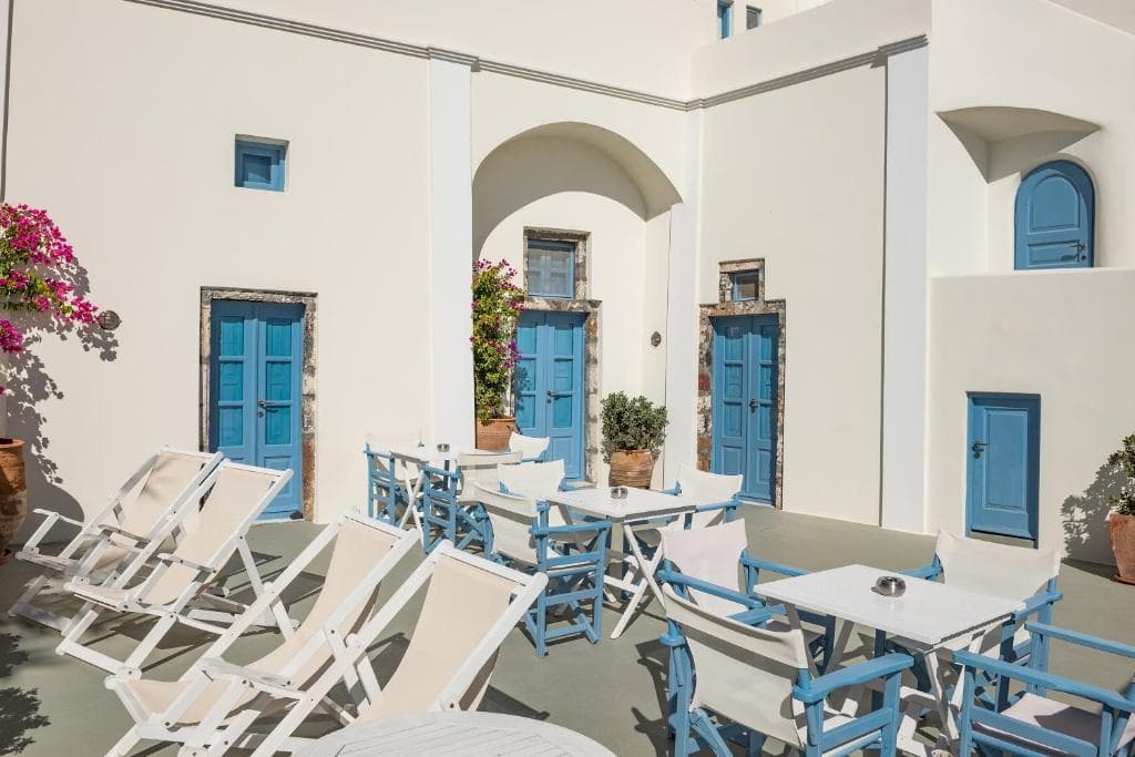 Pantelia Suites