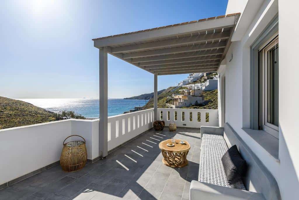 Remezzo Bayfront Suites