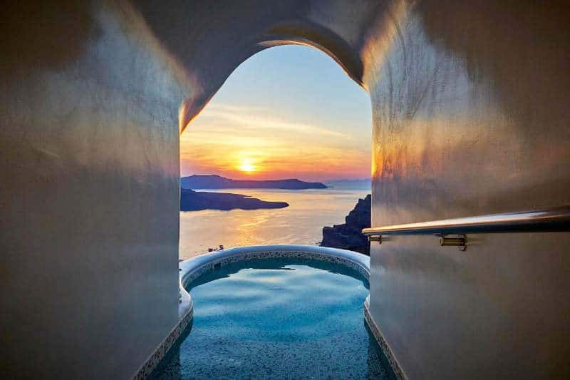 20 Best Santorini Hotels with Infinity Pools (2026)