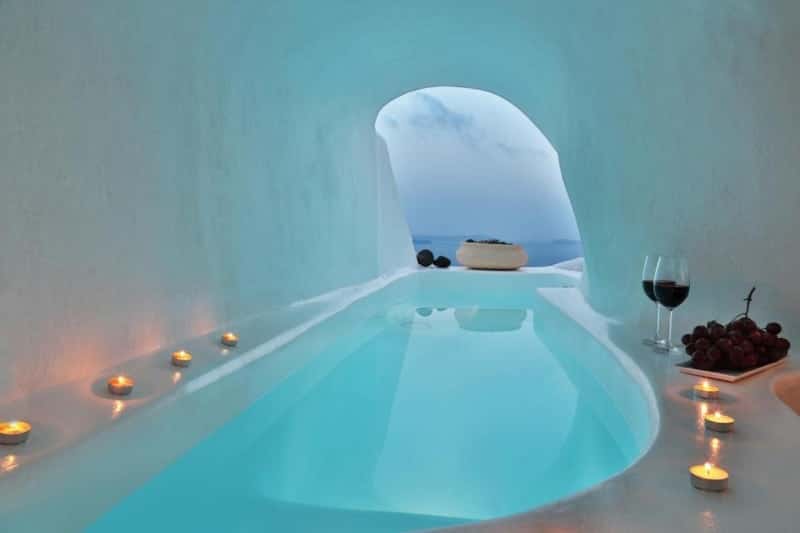 17 Best Cave Hotels in Santorini (2026 Guide to Oia, Imerovigli & Fira)