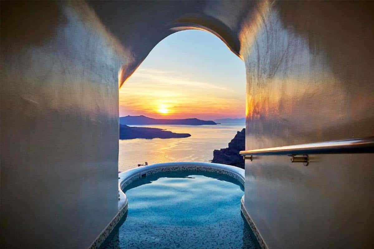 28 Santorini Villas Where You Won’t Want to Leave the Pool (2026)