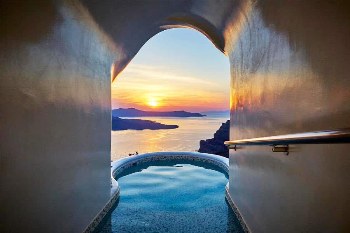 28 Santorini Villas Where You Won’t Want to Leave the Pool (2026)