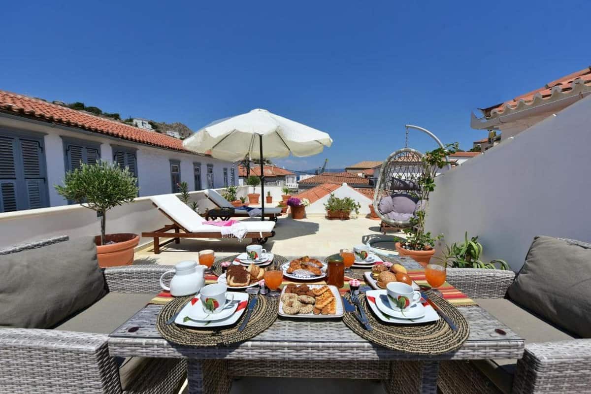 Agate Hydra Luxury Apartment