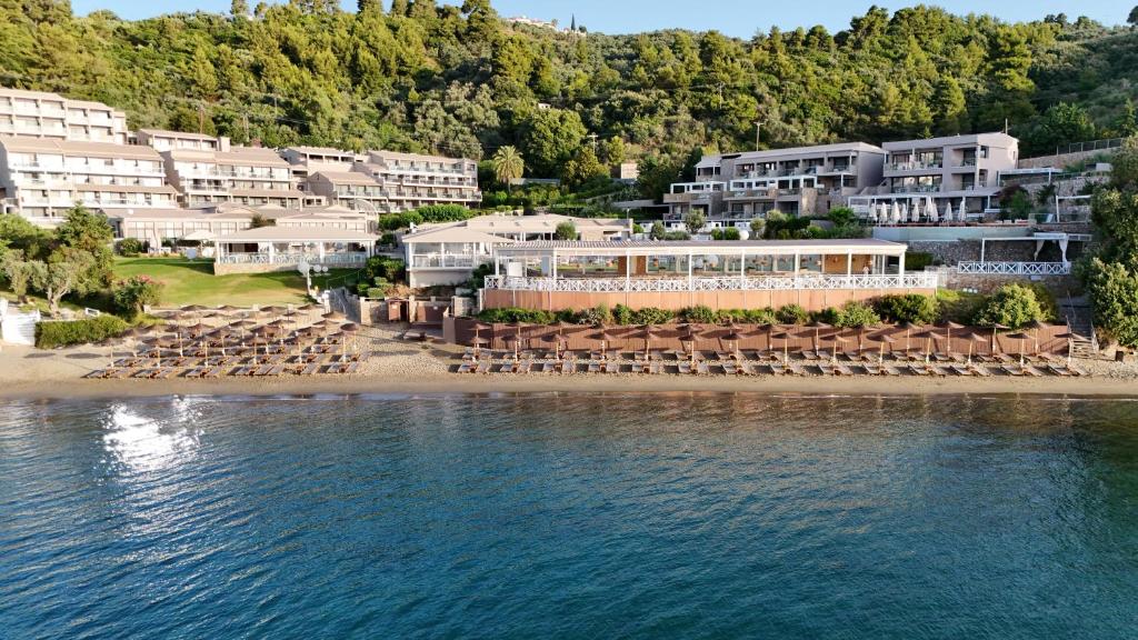 Kassandra Bay Resort