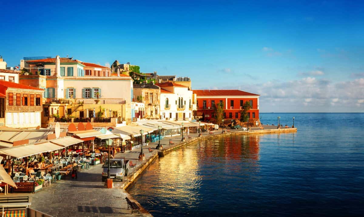 Crete in April 2026: Weather, Beaches & Things to Do in Santorini