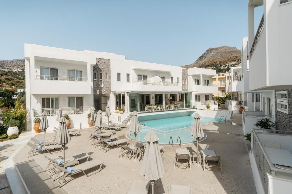 Cyano Hotel