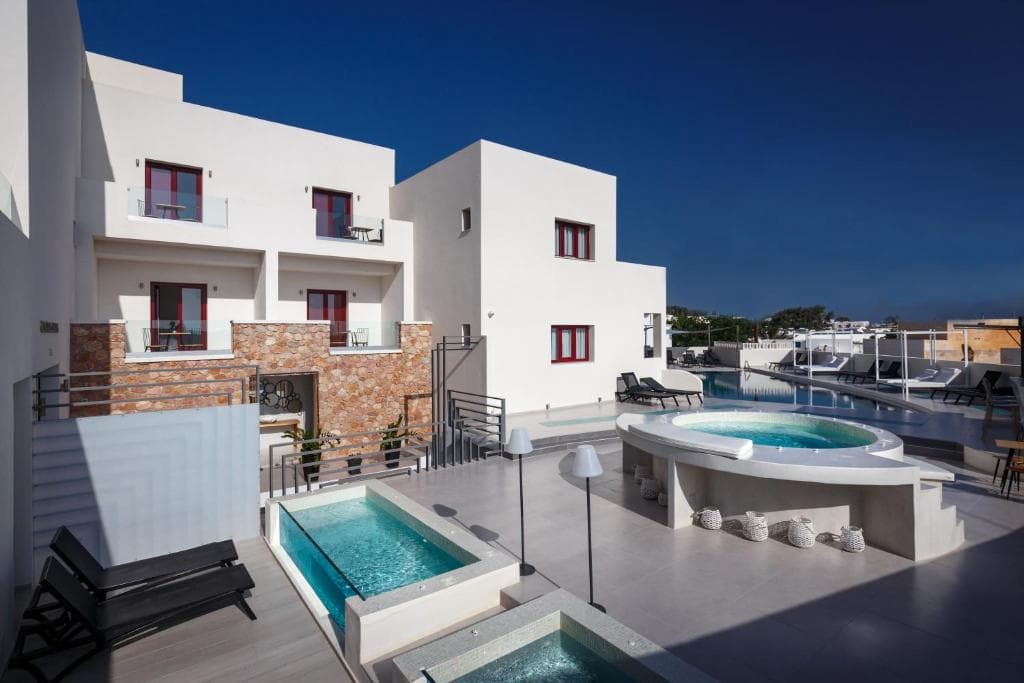 Mar n Mar Crown Hotel and Suites
