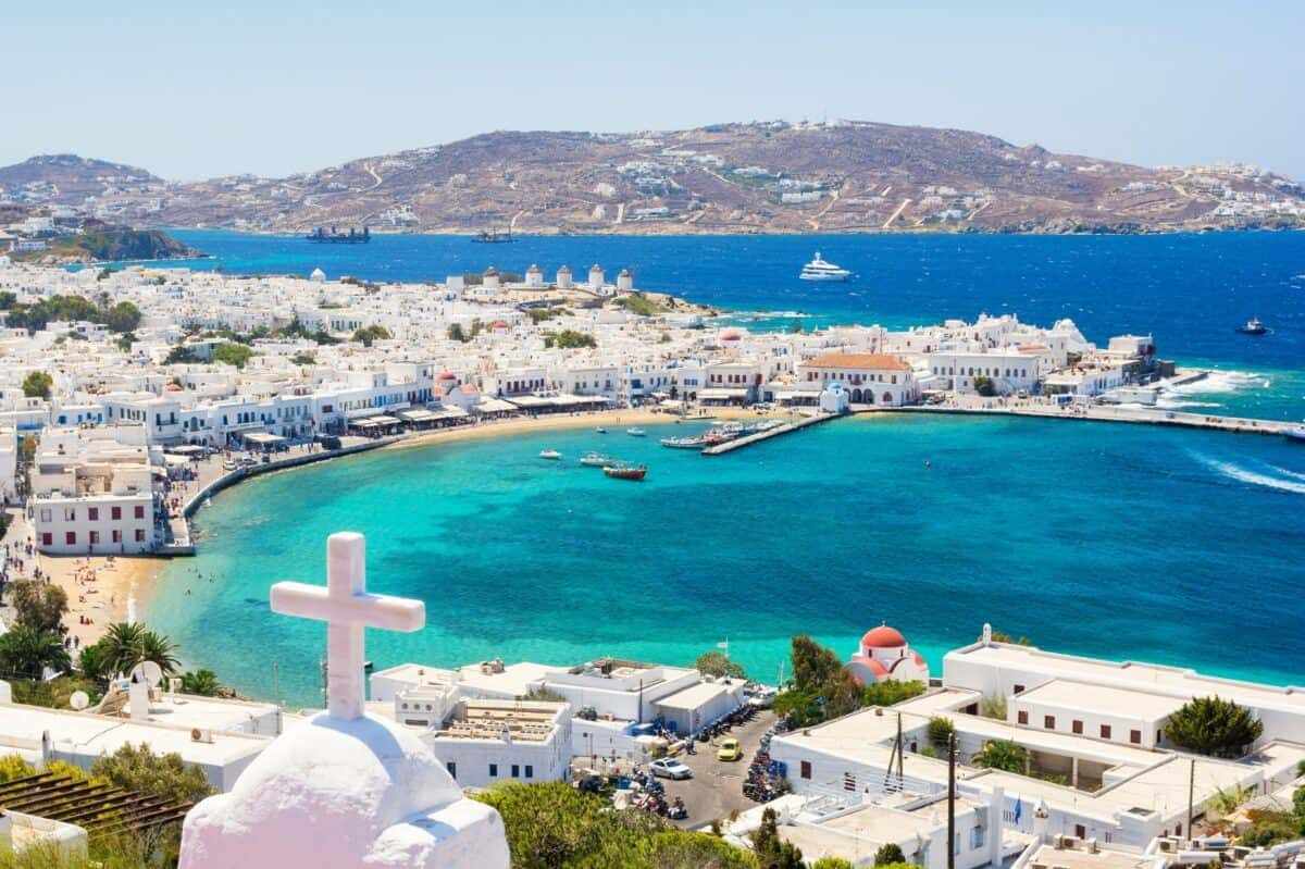 Best Greek Islands for Families 2026: Kid-Friendly Guide in Greece