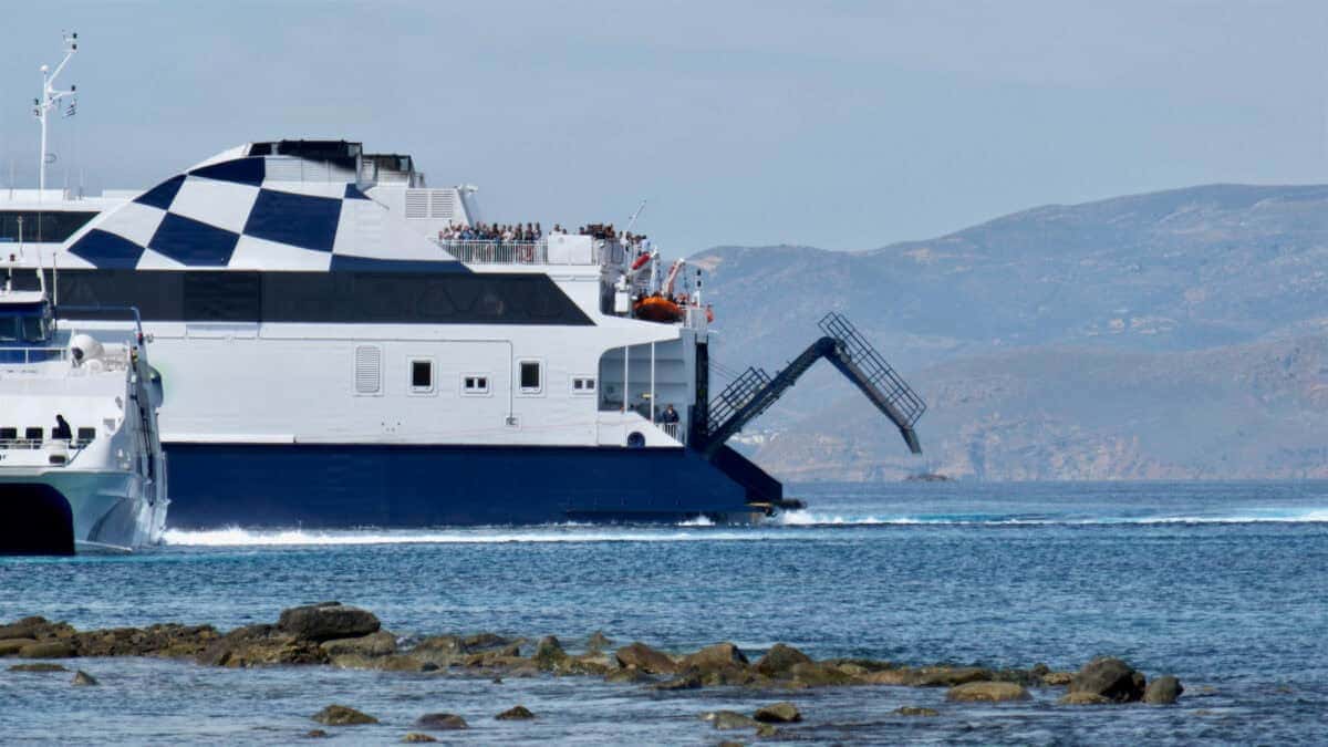 Santorini to Naxos Ferries: All Options Explained
