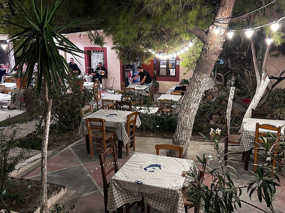 Santorini Mou Tavern - restaurant in Santorini