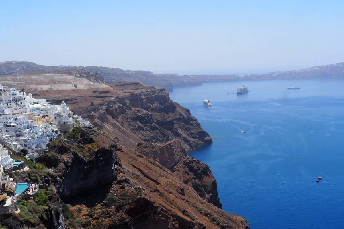 Best Time to Visit Santorini (Month-by-Month 2026 Guide)